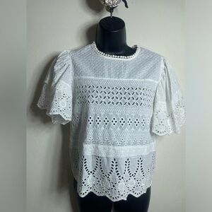 RolyPoly,EMBROIDERY TOP
INTEGRATED CUT CROPPING, WHITE BLOUSE size S‎
